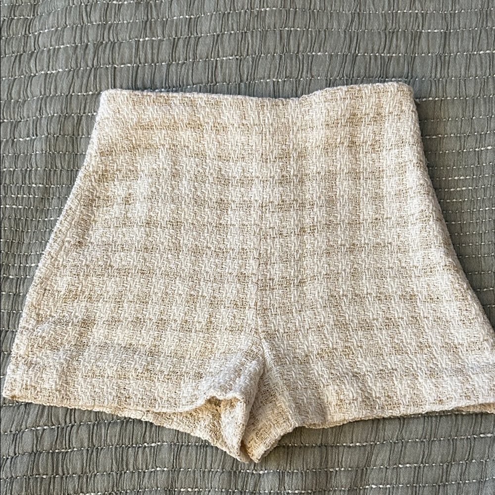 Zara High-Rise Cream Bouclé Women's Shorts Size XS